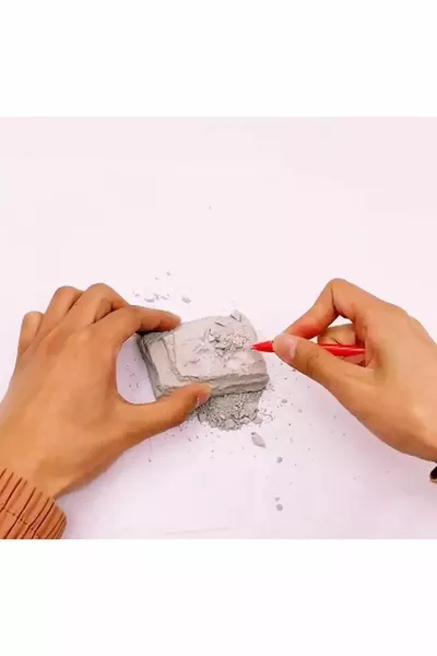 طقم مشروع علمي لأربع فعاليات .. سلسلة أنواع الديناصورات المفاجئة. طقم حفر علمي أثري.