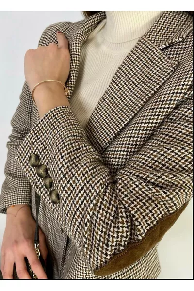 سترة بليزر مزدوجة الصدر بزر واحد مع مرفق مفصل وبطانة بنية