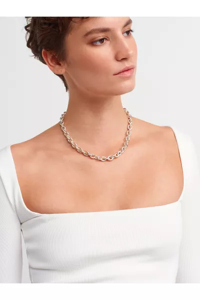 قميص طويل الأكمام  بالتفصيل - إيكروا