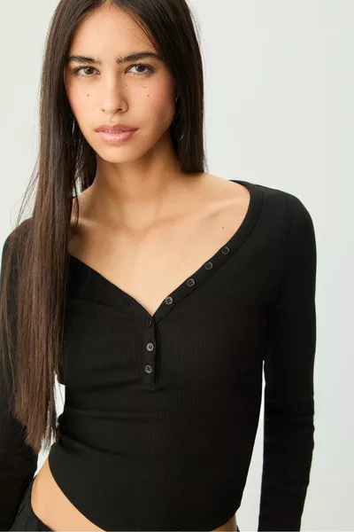 Тениска с копчета