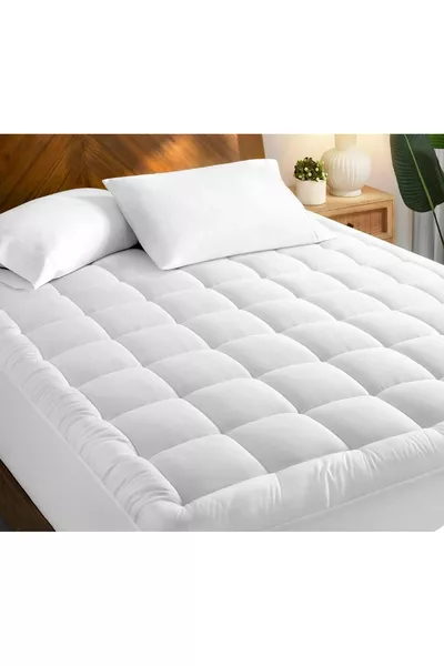 Per letti rigidi, materassino imbottito quadrato con angoli elasticizzati da  g, con 2 federe in regalo