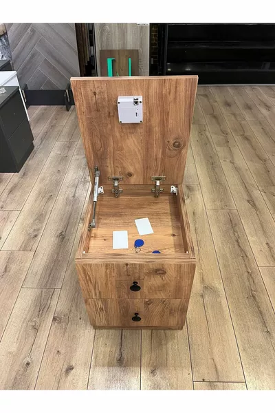 طاولة سرير بها درجين وقسم سري مع بطاقة NFC