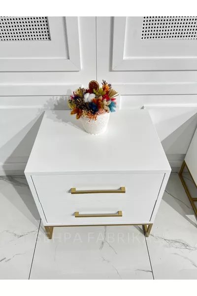 منضدة بحجرة معدنية وأرجل