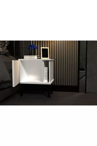 طاولة جانبية بيضاء