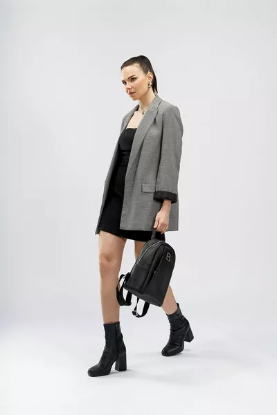 حقيبة ظهر نسائية