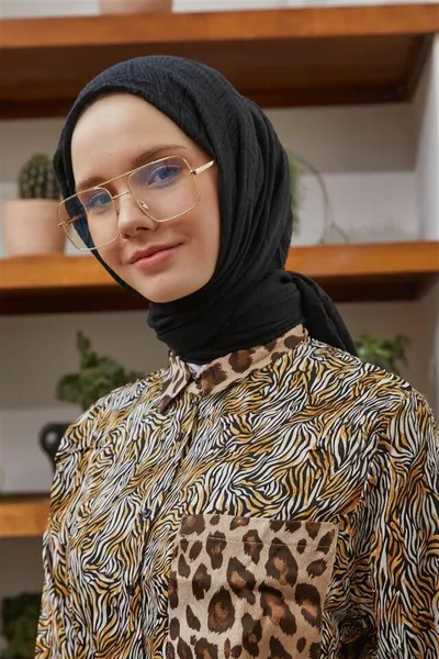 Шарф Bürümcük черного цвета (легкий материал, не требует глажки, специальная текстура, пропускающая воздух, крупный размер, тонкая и деликатная)