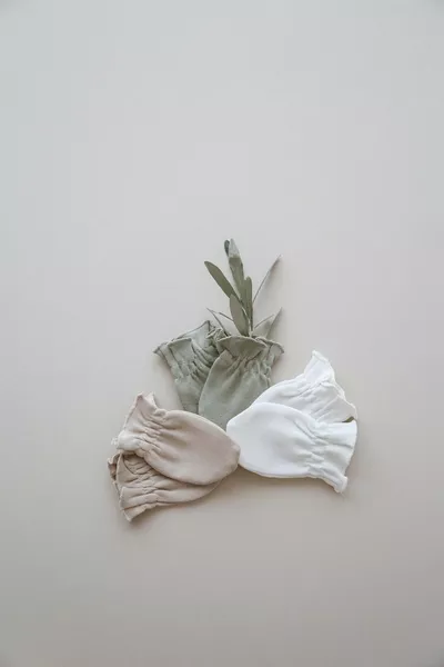 3-Piece Khaki-Cream-Mink Color Newborn Glove Set Model 3