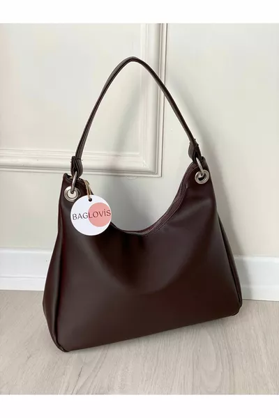 حقيبة كتف واسعة بأحزمة مفصلة