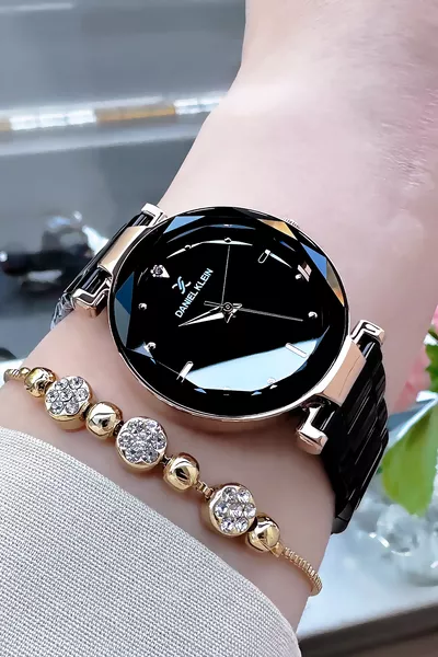 ساعة نسائية مقاومة للماء حتى عمق 3 ضغط جوي، بسوار فولاذي أسود + هدية سوار