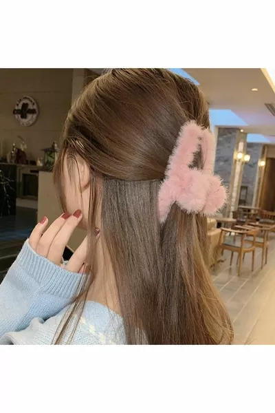 مشبك شعر كبير من القطيفة