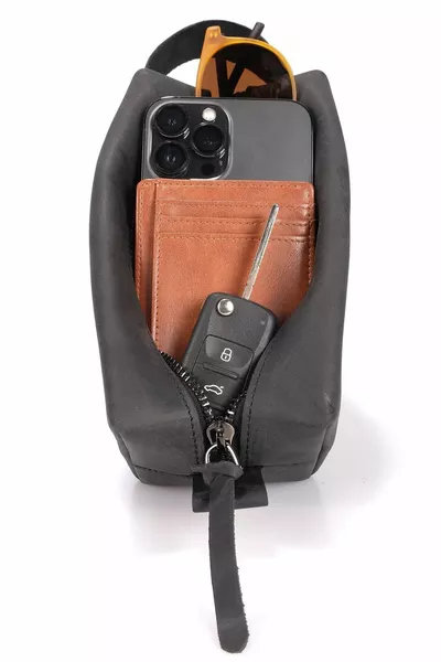 Genuine Leather Men's Handbag Dopp Kit