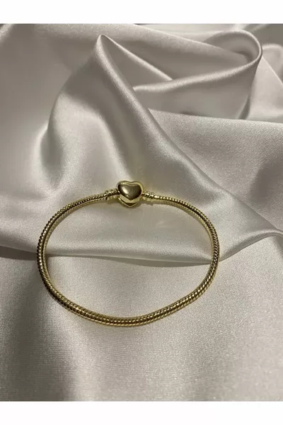 Bracciale con ciondolo d'oro