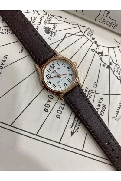 Armbanduhr im Vintage-Stil mit Lederarmband