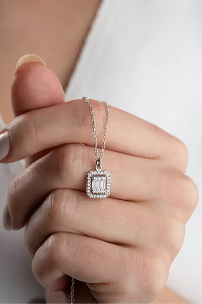 Silver Setting Baguette Stone Necklace