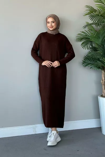 فستان تريكو مضلع بني