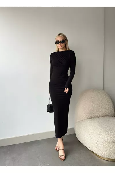 فستان متوسط الطول بأكمام طويلة ودرابيه