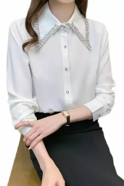 Col de chemise avec pierres