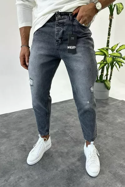 جينز رجالي رمادي ممزق بتفاصيل للجينز