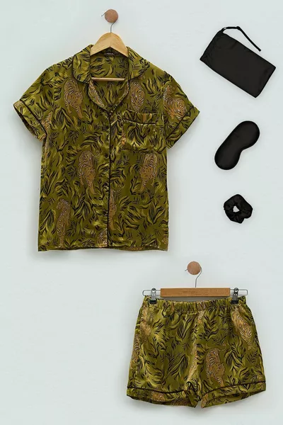 طقم شورت بيجاما ساتان مخطط أخضر من خمس قطع