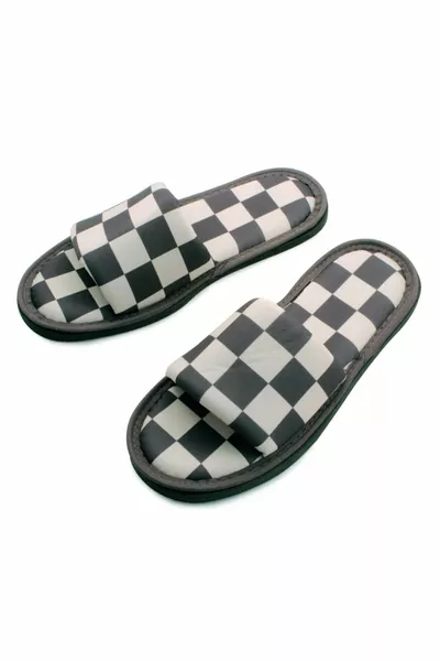 Pantofole da casa aperte da uomo con fantasia a scacchi bianco e nero e suola morbida