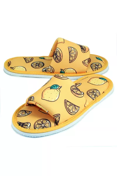 شبشب منزلي مفتوح من الأمام بنقشة الليمون الأصفر للجنسين بنعل ناعم