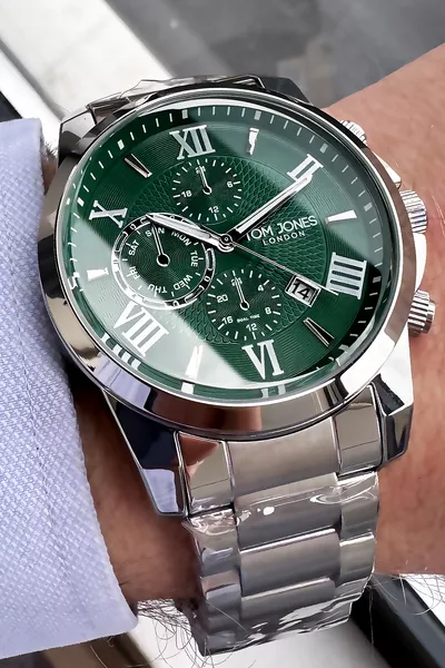 ساعة يد رجالية مقاومة للماء حتى 3 ضغط جوي بلون فضي بسوار فولاذي + سوار 