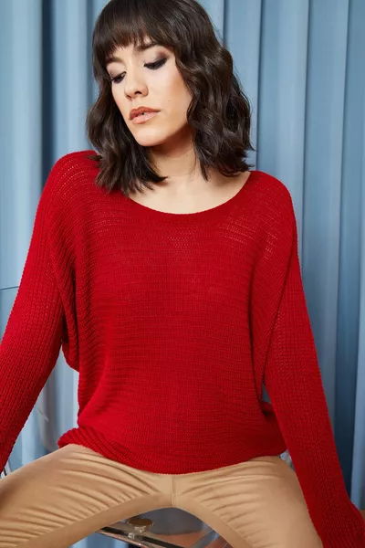 Дамски червен солун изтъркан плетен пуловер 