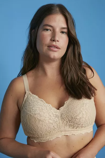 #Безплатен сутиен тип бюстие Lily с оформяща функция без подплънки