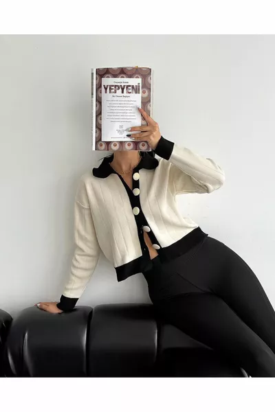 Women's Shirt Collar Capsule Buttoned Knit Cardigan