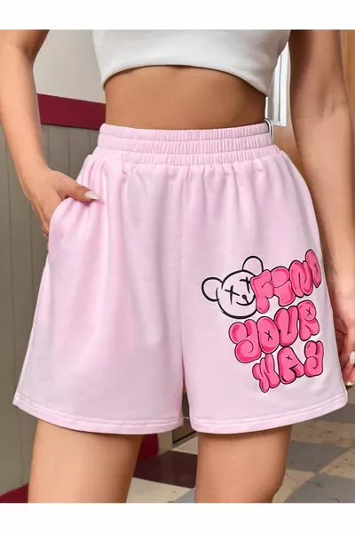 Short de suivi à poche inclinée avec slogan et dessin animé Qutie