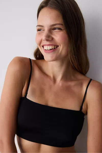 Черно бюстие