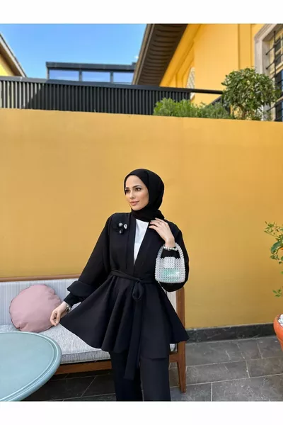 طقم كريب مزين بالكشكش