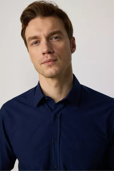 قميص رجالي كحلي كلاسيكي، طويل الأكمام، قطن، سهل الكي