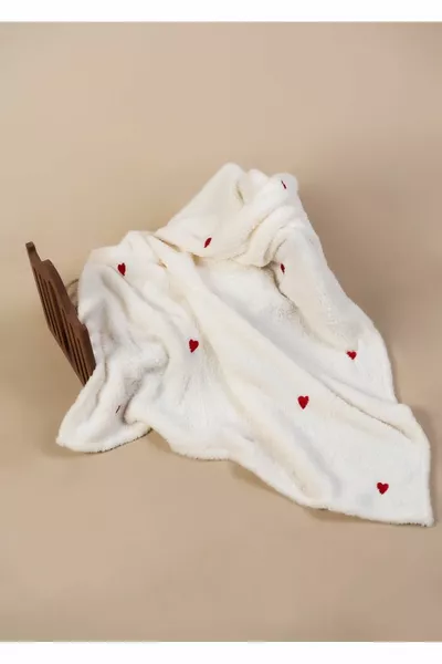 Детское одеяло с вышивкой в форме сердца  Крем Wellsoft