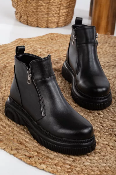 حذاء نسائي أنيق جلد أسود بسحاب من ليزا