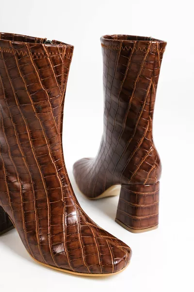 Women's Crokan Tan Blunt Toe Heeled Boots