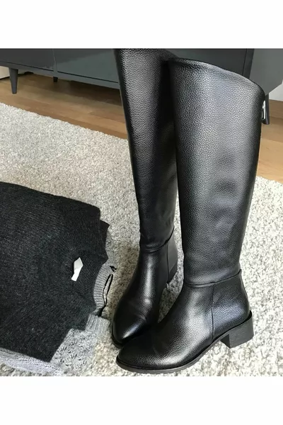 STIVALI NERI LARGHI IN POLPACCIO CON CERNIERA POSTERIORE KATRE