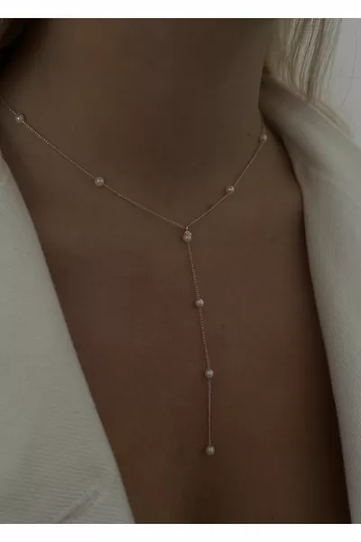 ARYA PEARL DÉCOLLETÉ NECKLACE