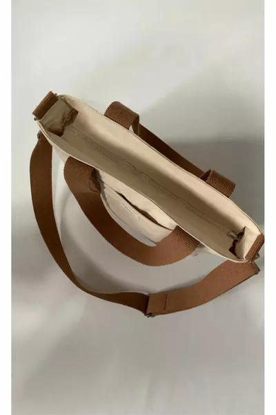 ПЛАТНЕНА ЧАНТА С ЦИП И ЦВЕТНА КАИШКА