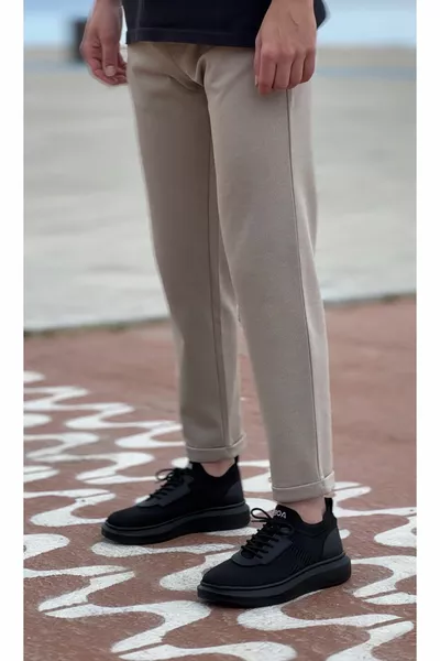 Maglieria lavorata a maglia personalizzata Stile Nero Colore Nero Sole Sneakers