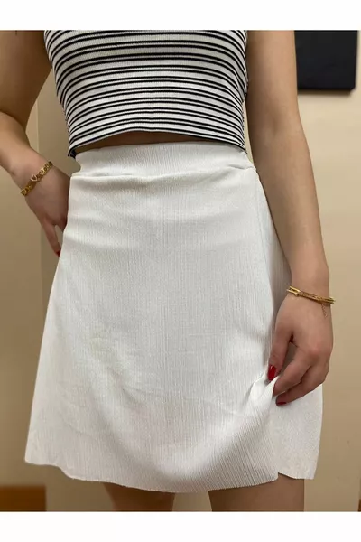 تنورة شورت صيفي أبيض