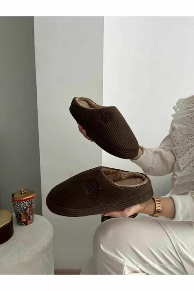 مطرزة المخملية الرجال مغلقة الجبهة الشباشب الشتاء النعال الداخلية اليومية حزمة المهر