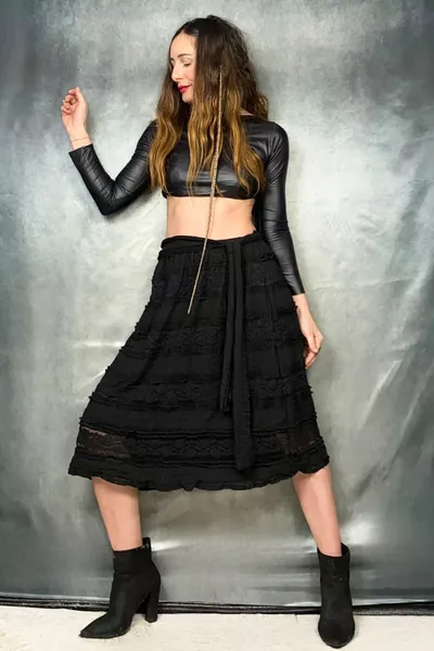 DRAPED WAIST ELASTICATED KNEE SKIRT WITH LACE DETAIL