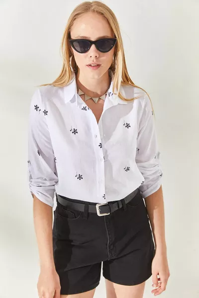 Tiny Ecru Schwarzes Leinenhemd mit Ärmelfalte 