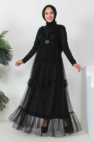 أسود الجبهة مفصلة تكدرت مساء اللباس