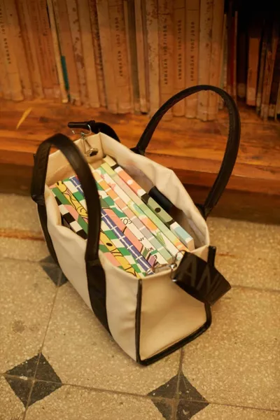 حقيبة قماش سوداء