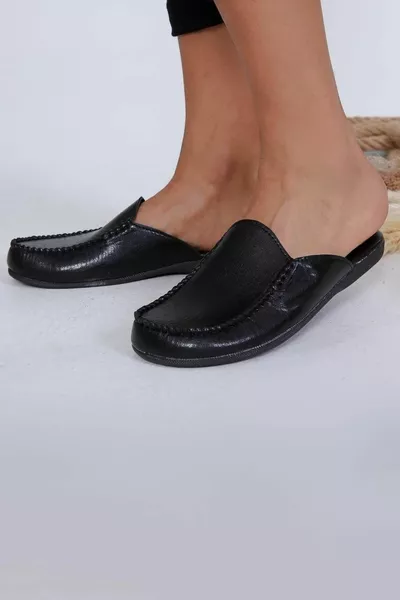 شباشب جلد اسود للرجال 