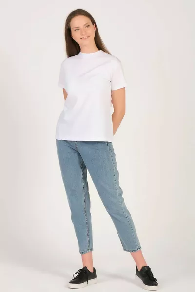 Weißes Damen-Basic-T-Shirt mit Stehkragen