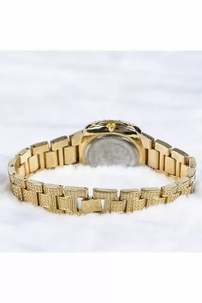 Élégante conception spéciale jaune couleur zircon pierre acier boîtier montre-bracelet pour femmes 