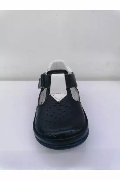 Ортопедическая обувь для мальчиков первого шага из натуральной кожи.